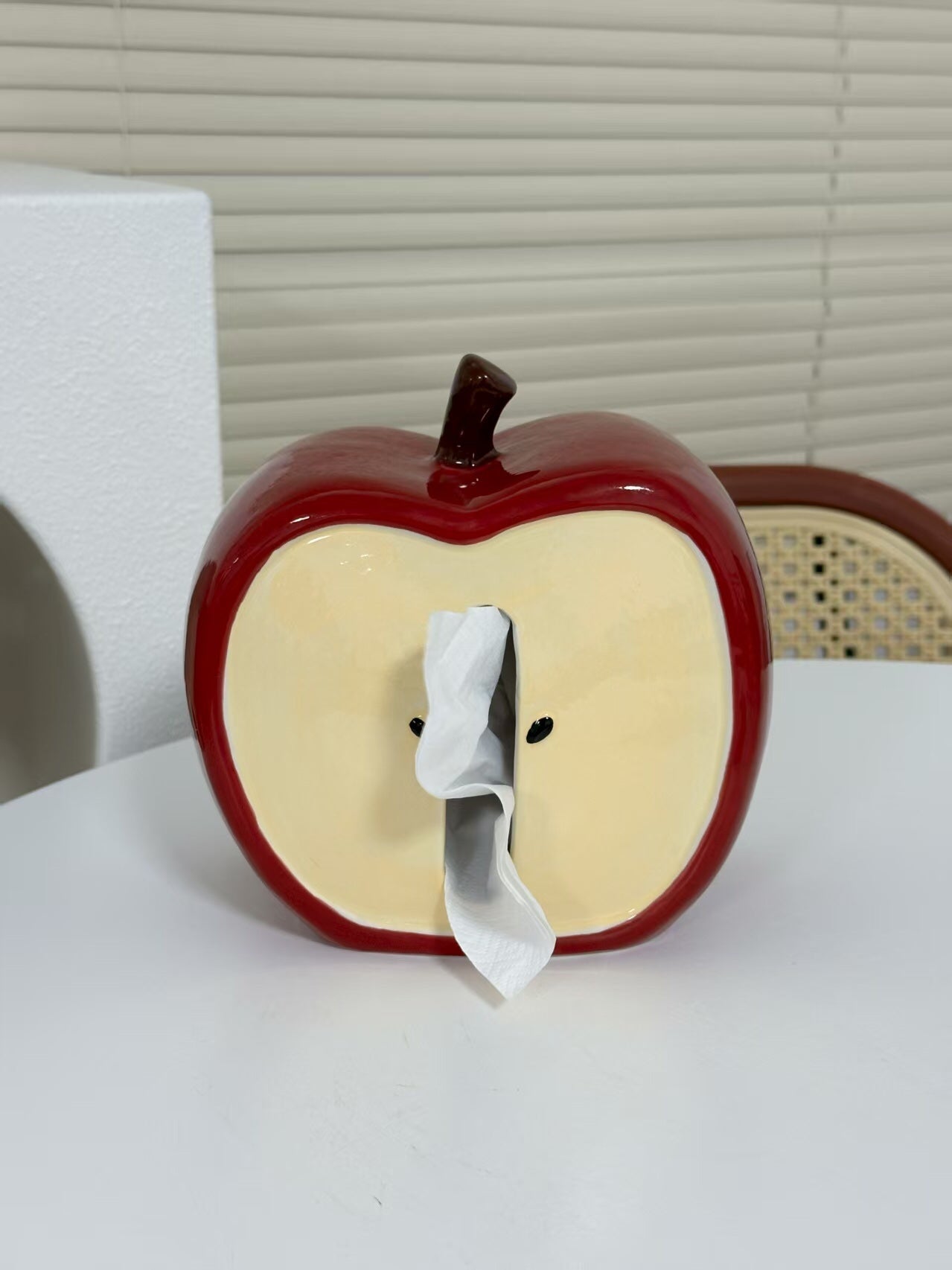 Adorable Apple-Shaped Ceramic Tissue Box - Fun & Whimsical Home Decor