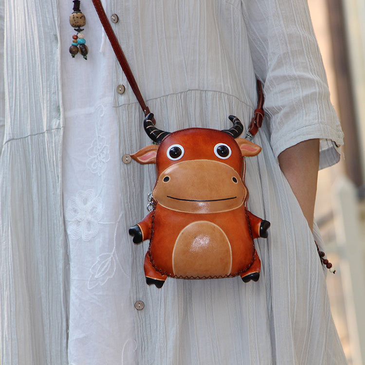 Cute Leather Cow-Shaped Crossbody Bag - Stylish and Functional Mini Purse