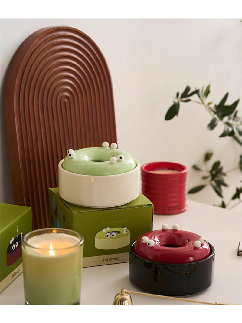 Uniqe Donut-Shaped Ceramic Ashtray - Funny Smoking Accessory for Desk, Home, or Gag Gift