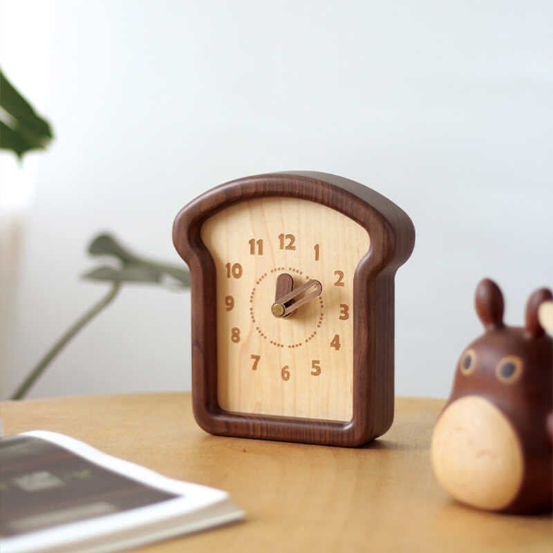Wooden toast bread silent table clock, pastoral style decoration gift