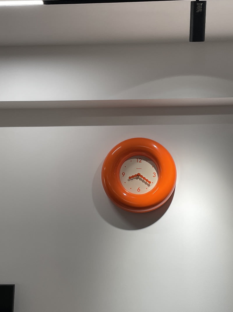 Exquisite Donut Wall Clock - Round Art Clock for Home, Office & Cafe Decor