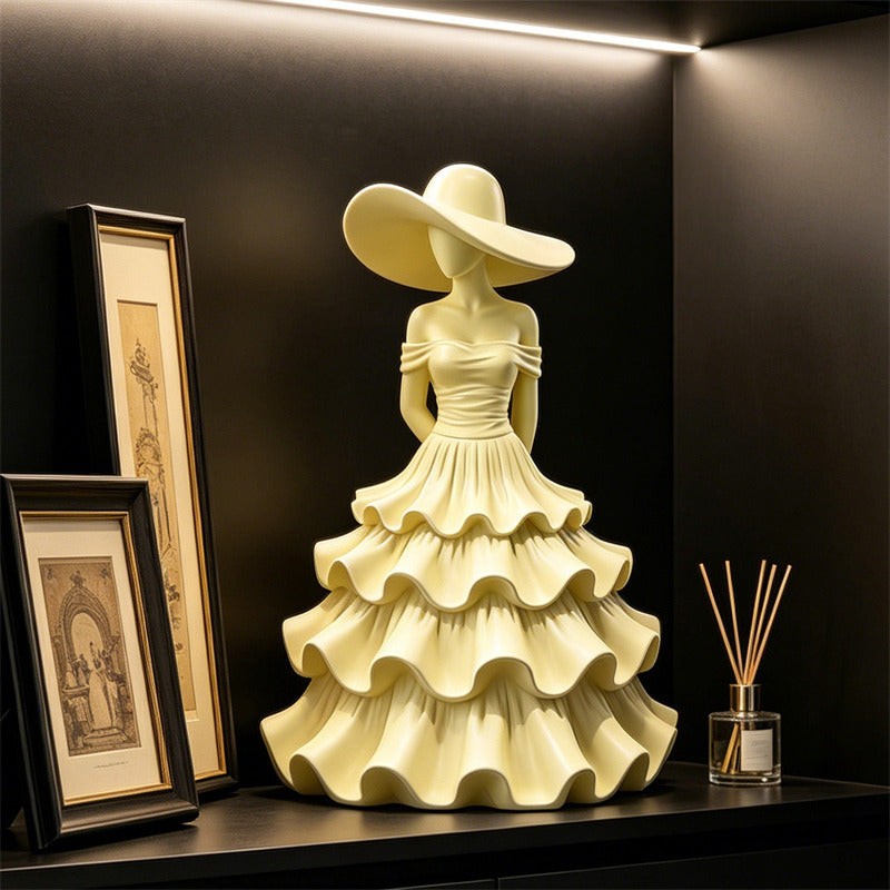 Abstract Art Faceless Lady Resin Sculpture,Modern Minimalist Female Figurine, Luxury Tabletop Decor Statue for Entryway Dresser, Romantic Housewarming Gift