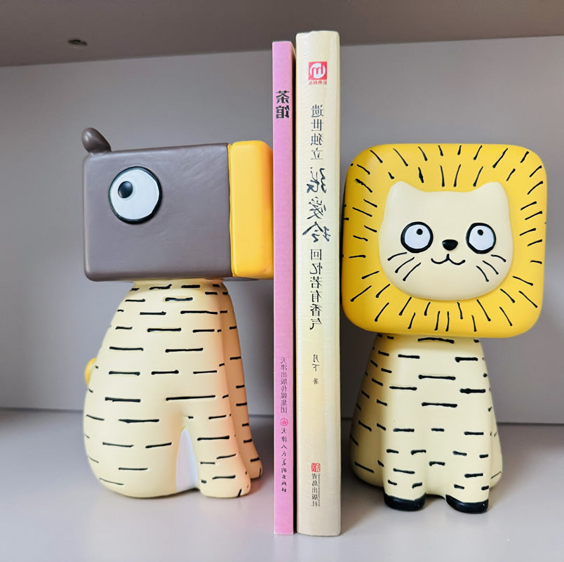 Abstract Cartoon Lion And Dog Bookends, Office Study Decorative Sculpture Ornaments