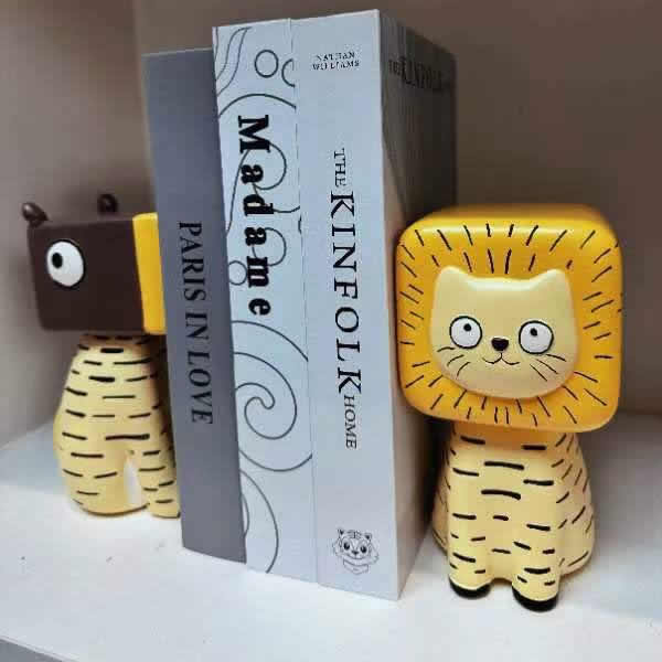 Abstract Cartoon Lion And Dog Bookends, Office Study Decorative Sculpture Ornaments
