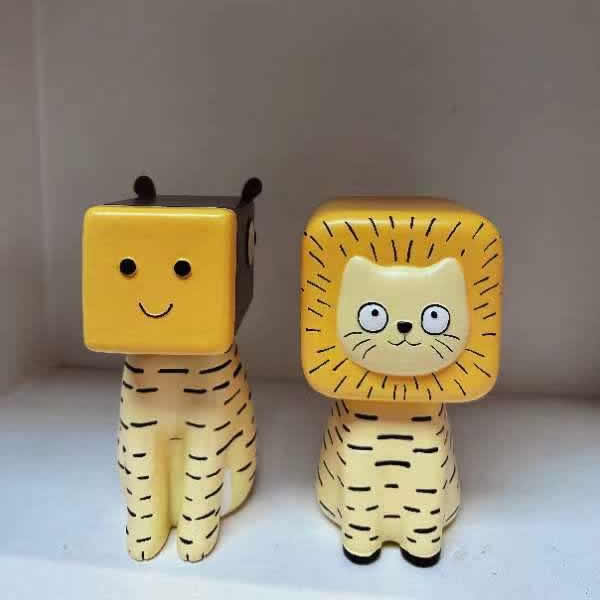Abstract Cartoon Lion And Dog Bookends, Office Study Decorative Sculpture Ornaments