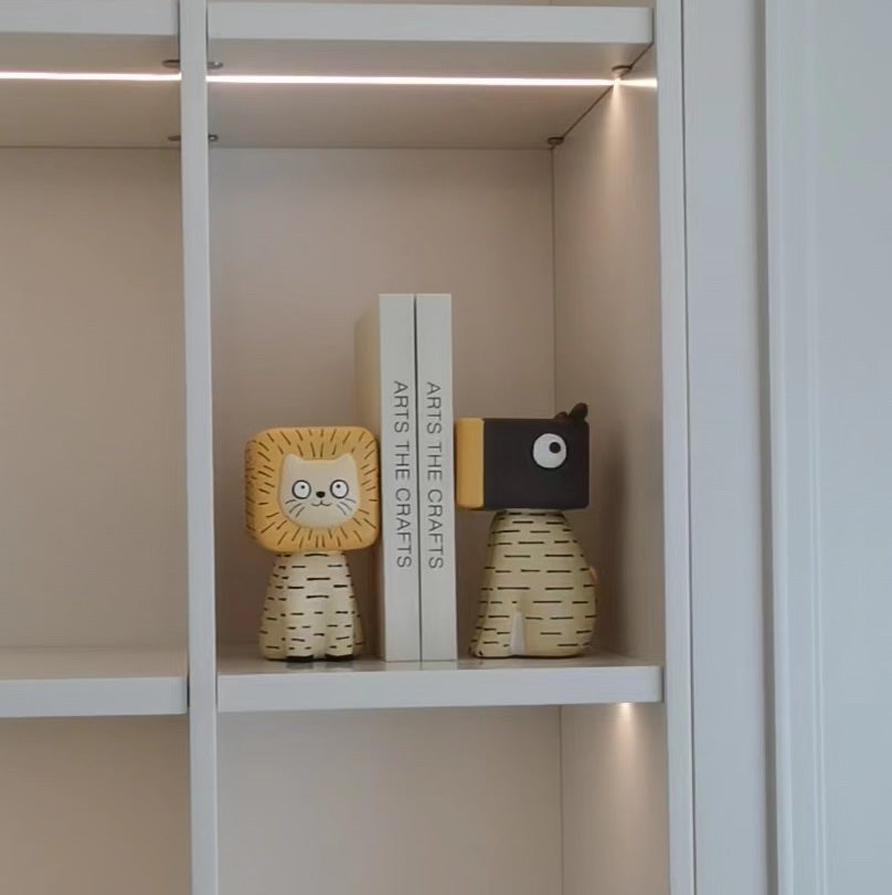 Abstract Cartoon Lion And Dog Bookends, Office Study Decorative Sculpture Ornaments