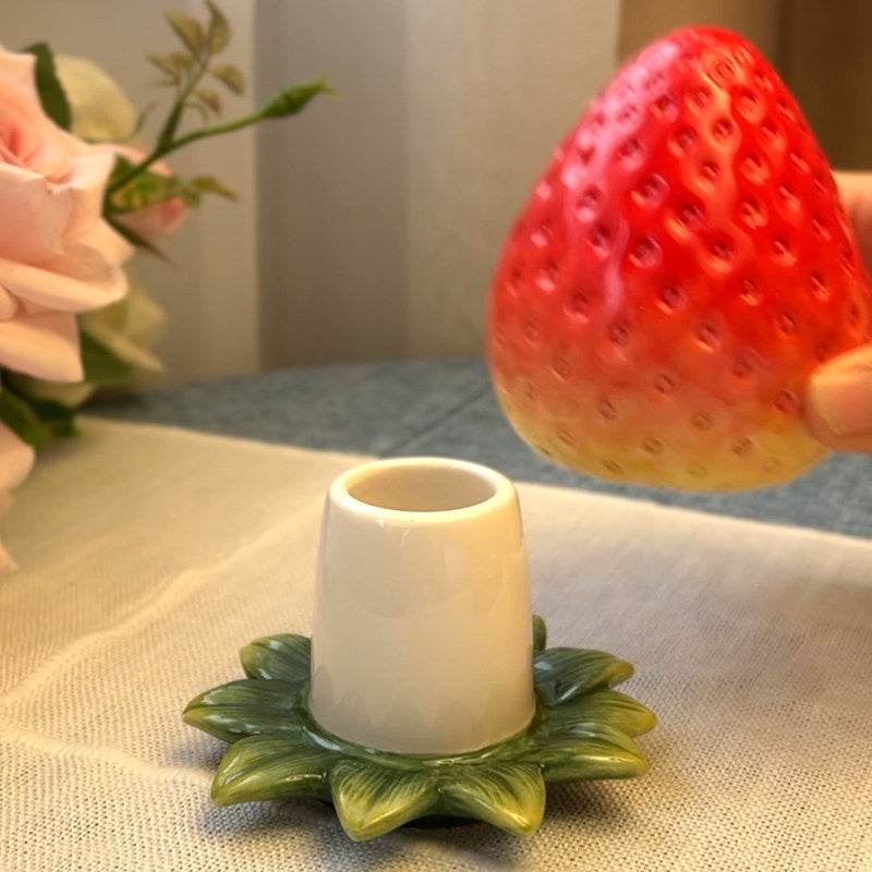 Beautiful Strawberry Shaped Ceramic Toothpick Holder, Fruit Toothpick Dispenser, Cute Glossy Ceramic Kitchen Counter Decor Organizer