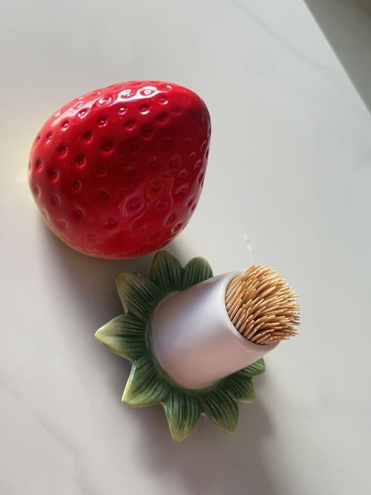 Beautiful Strawberry Shaped Ceramic Toothpick Holder, Fruit Toothpick Dispenser, Cute Glossy Ceramic Kitchen Counter Decor Organizer