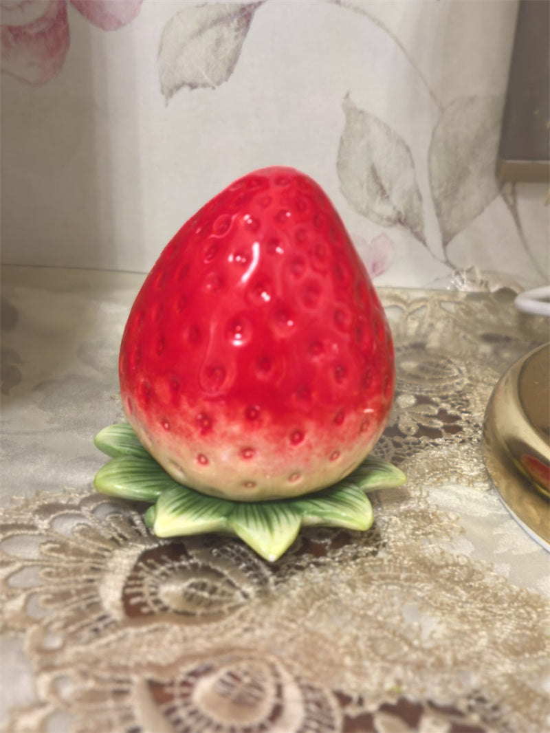 Beautiful Strawberry Shaped Ceramic Toothpick Holder, Fruit Toothpick Dispenser, Cute Glossy Ceramic Kitchen Counter Decor Organizer