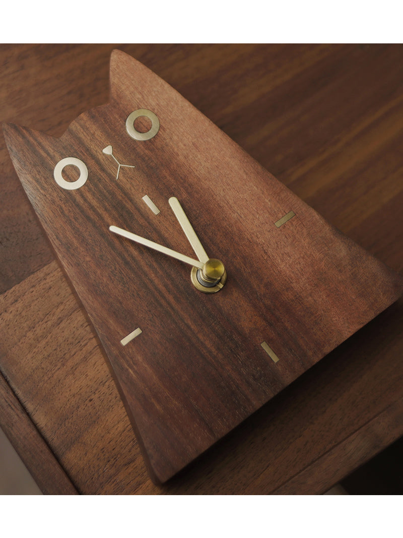 Big Eyed Cat Wooden Silent Desk Clock,Creative Gift