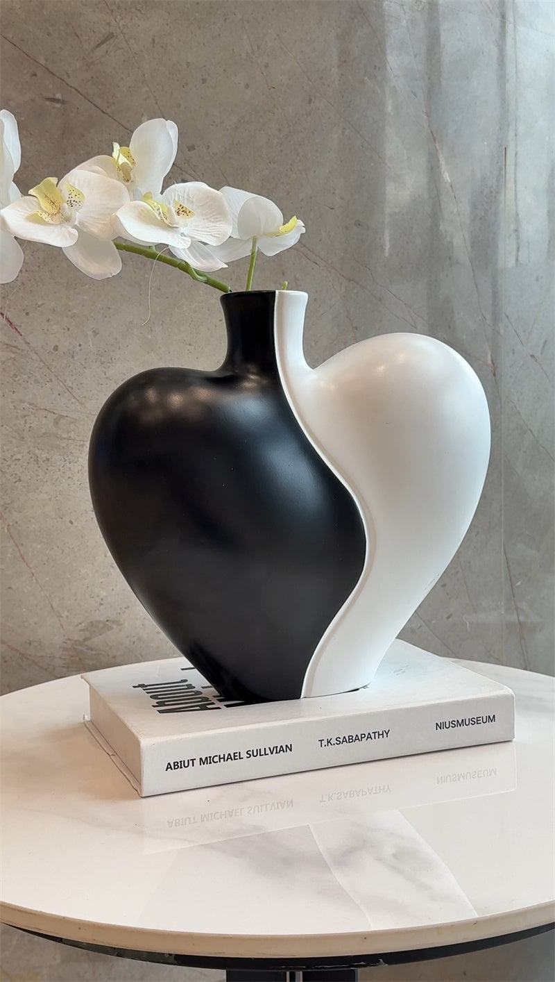Creative Heart Art Vase - Modern Ceramic Sculpture & Floral Display