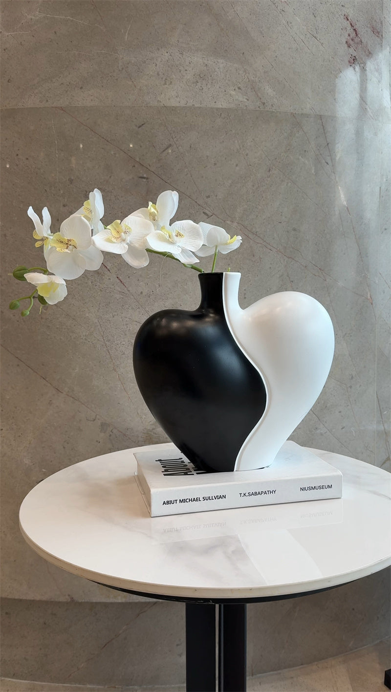 Creative Heart Art Vase - Modern Ceramic Sculpture & Floral Display