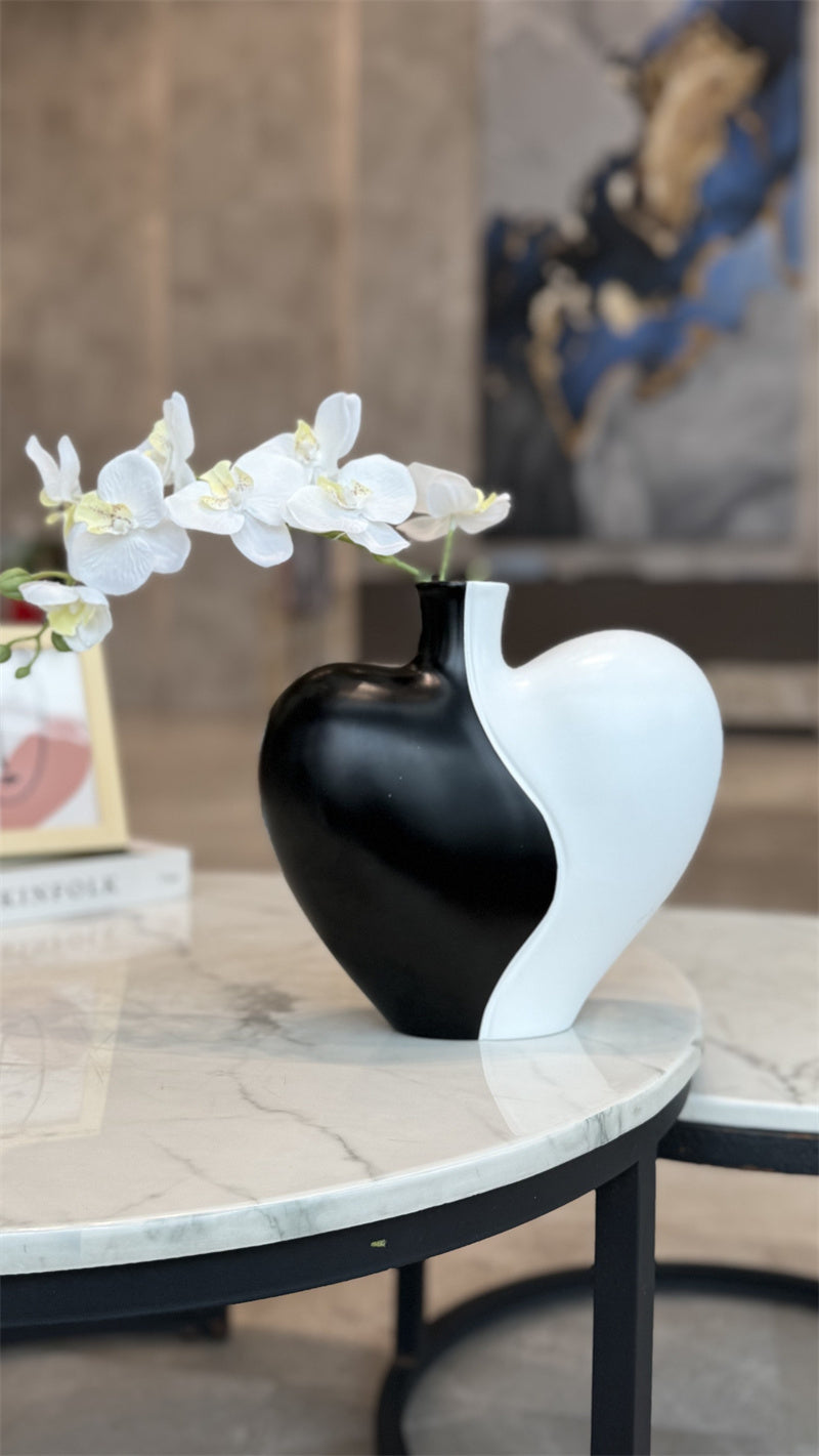 Creative Heart Art Vase - Modern Ceramic Sculpture & Floral Display