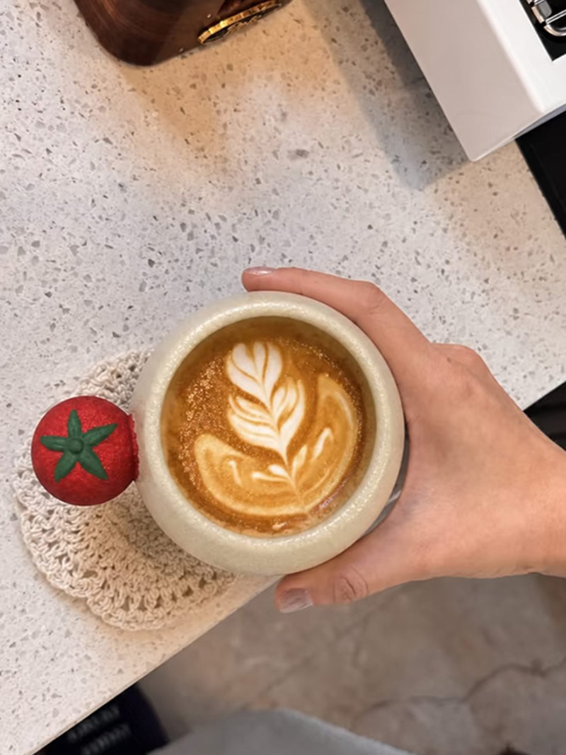 Cute 3D Tomato Side‑Decor Ceramic Coffee Cup , Unique Round Latte Mug Set, Novelty Coffee Bar Decor