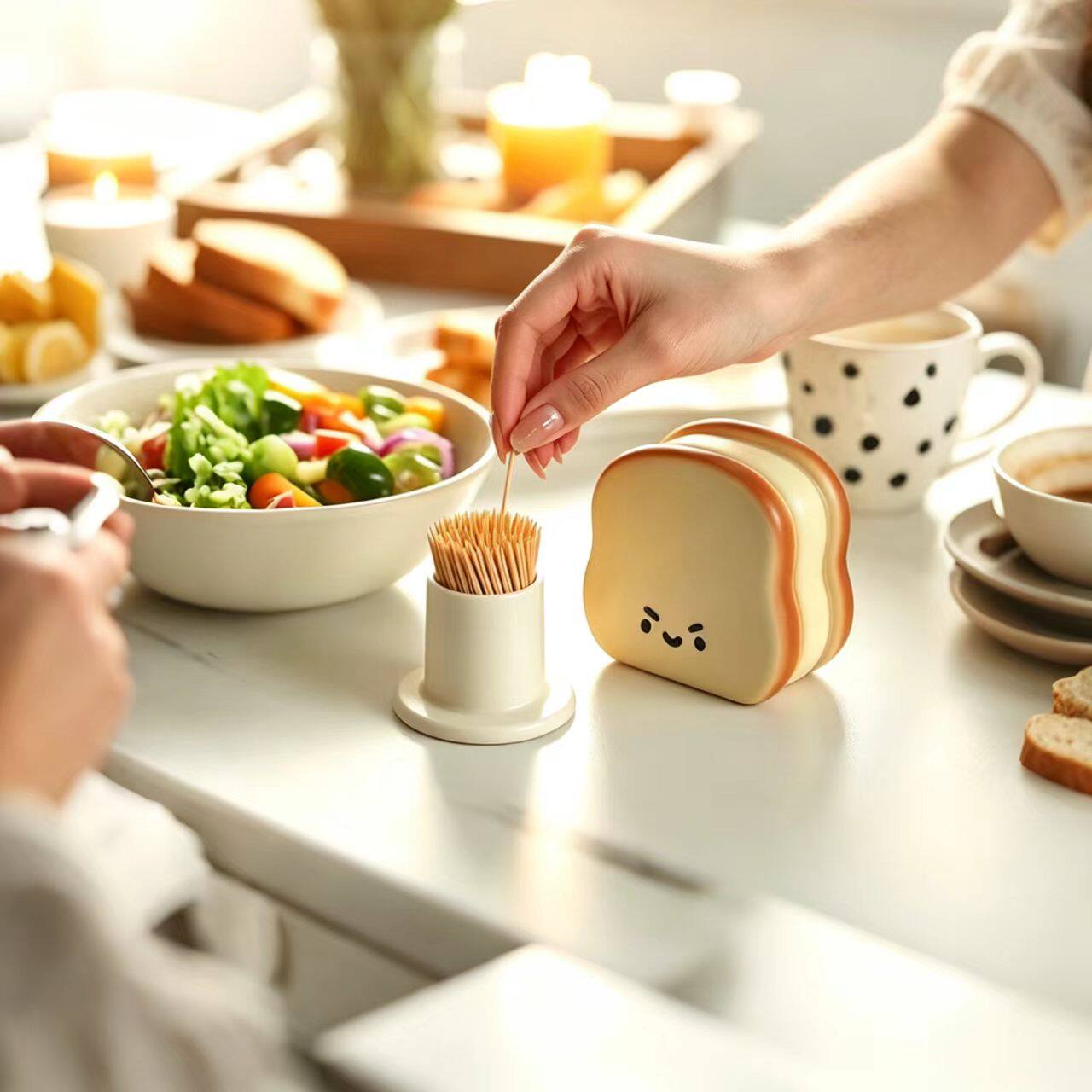 Cute Angry Toast Shape Toothpick Holder, Cartoon Bread Design Toothpick Dispenser, Kitchen Dining Table Decor Storage Jar, Novelty Small Housewarming Gift