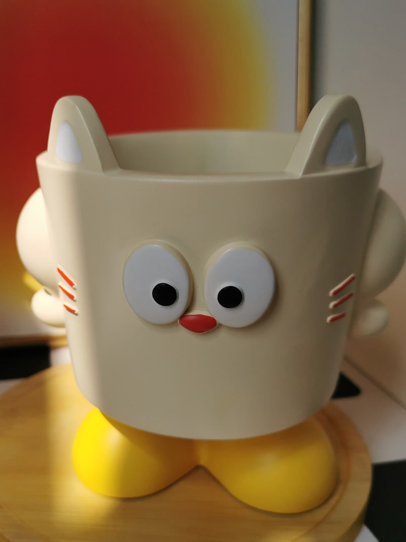 Cute big-eyed cat desktop storage box, office organization decoration idea