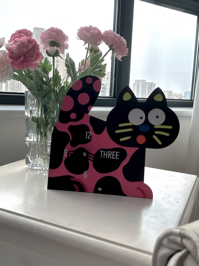 Cute cartoon cat silent table clock, office children's room decoration,holiday gifts