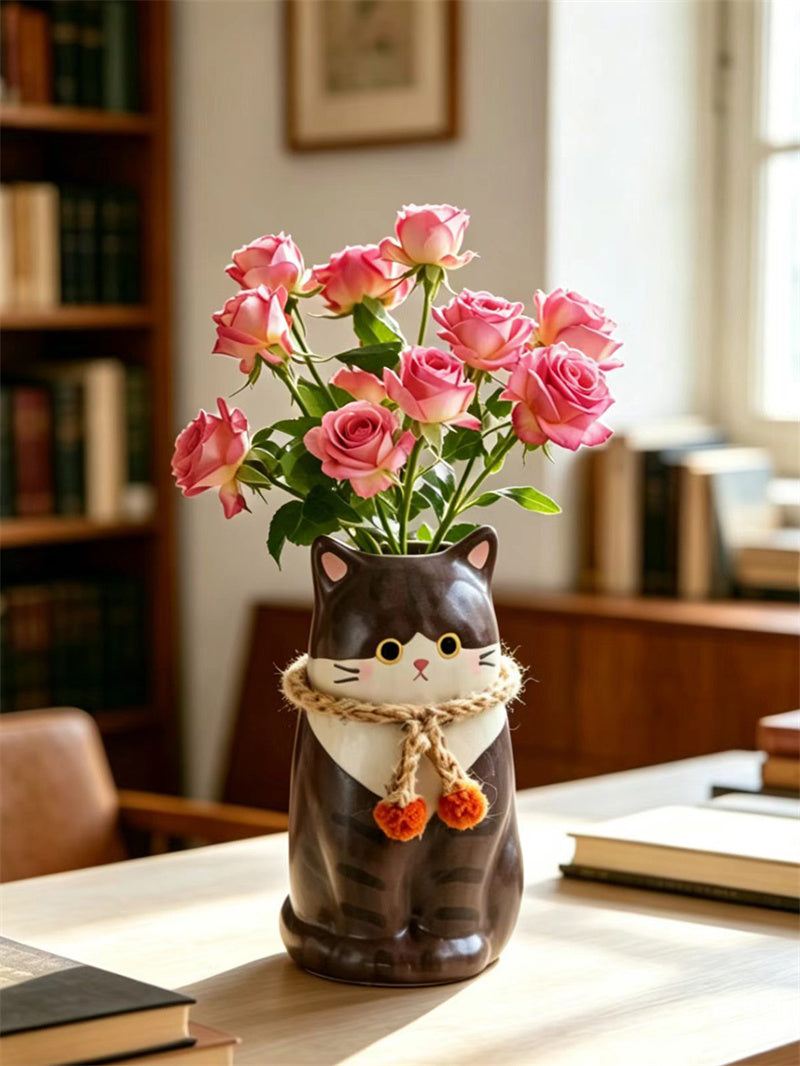 Cute Cat‑Shaped Ceramic Flower Vase, Hand‑Painted Kitten Vase with Detachable Knitted Pom‑Pom Scarf, Decorative Tabletop Vase for Fresh & Dried Flowers