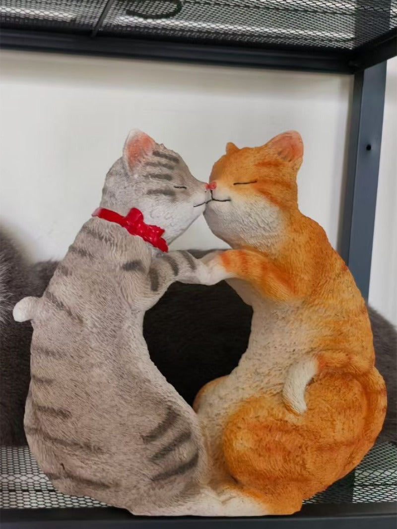 Cute kissing couple cats desktop decoration sculpture ornaments