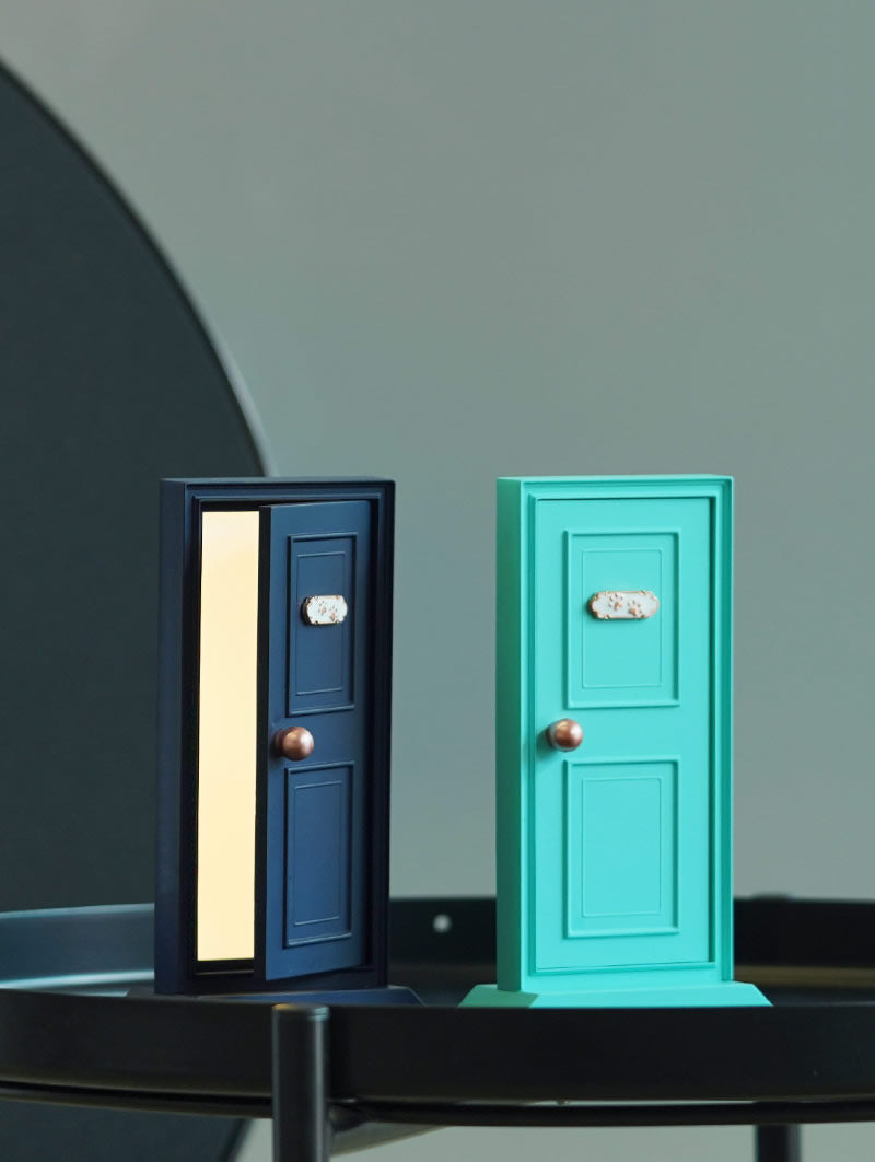 Cute Mini Door‑Shaped LED Table Lamp, Whimsical Decorative Ambient Night Light for Shelf & Bedroom