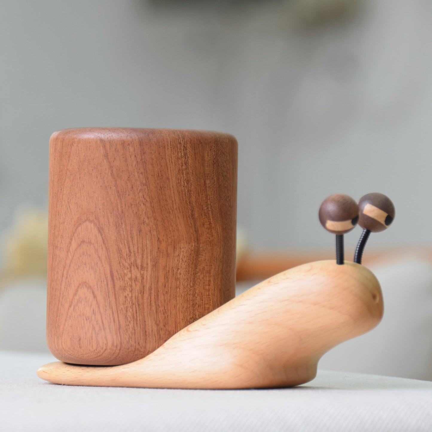 Cute Snail Solid Wood Pen Holder, Two-Tone Natural Hardwood Detachable Pencil Cup, Minimalist Rustic Wooden Desktop Stationery Organizer