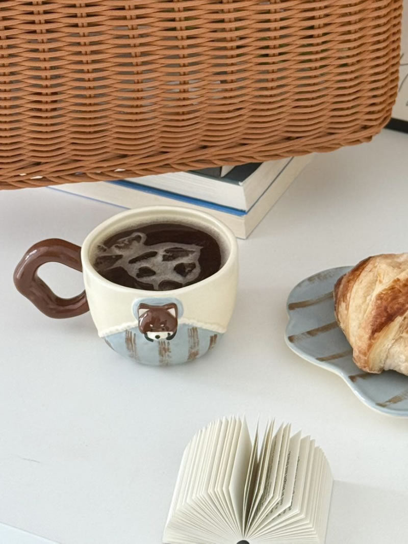 Funny 3D Bear Ceramic Mug,Cute Animal Hand‑Painted Striped Coffee Tea Cup