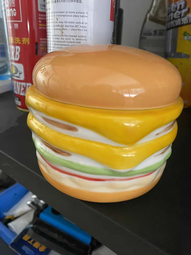 Funny Ceramic Hamburger Ashtray, Unique Desktop Decoration