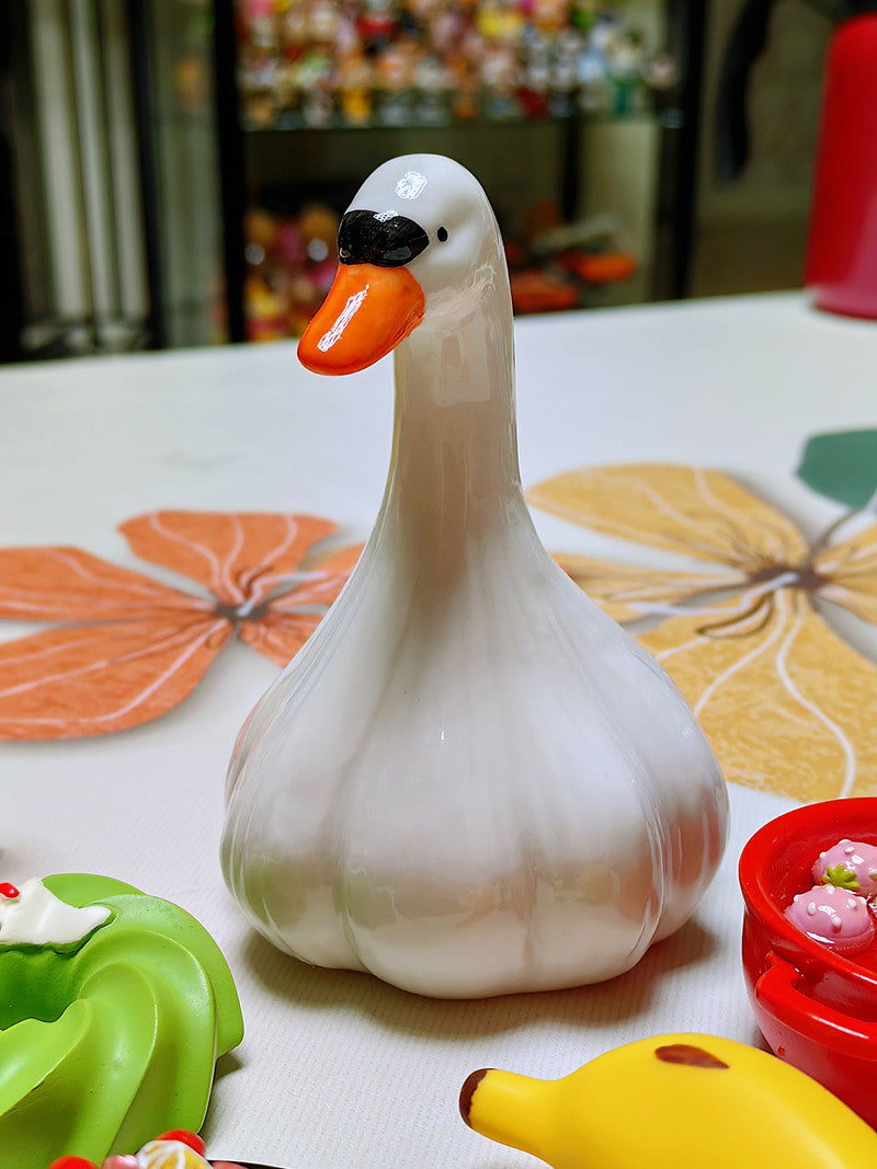 Garlic Duck Desktop Figurine: Quirky and Charming Decor Piece