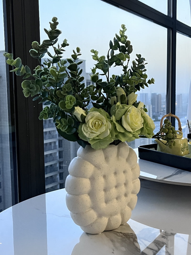 Artistic Ceramic Cookie Vase: Unique Floral Display