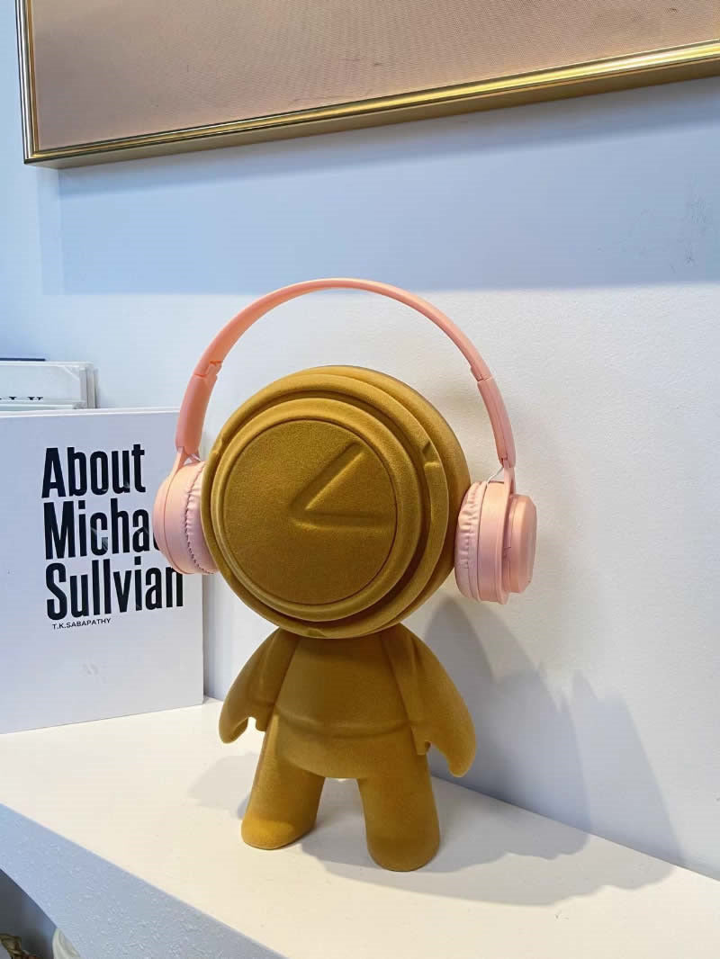 Novelty doll with headphones art ornaments, holiday gifts, home decoration ornaments