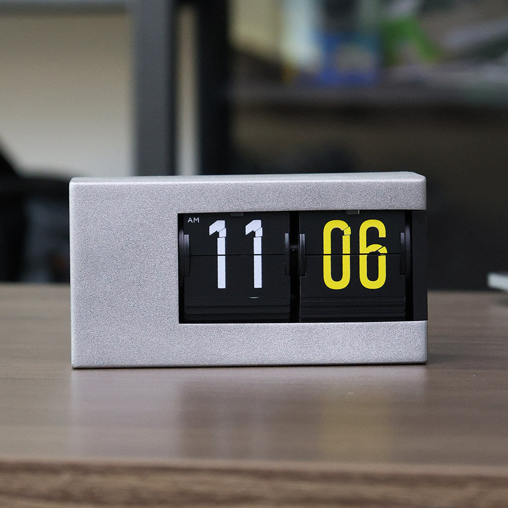 Retro Flip Desk Clock - Automatic Flip Clock, Industrial Style Minimalist Decor