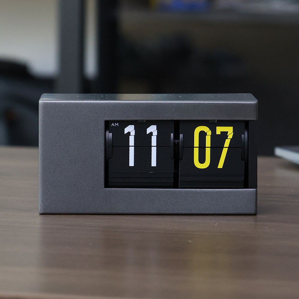 Retro Flip Desk Clock - Automatic Flip Clock, Industrial Style Minimalist Decor