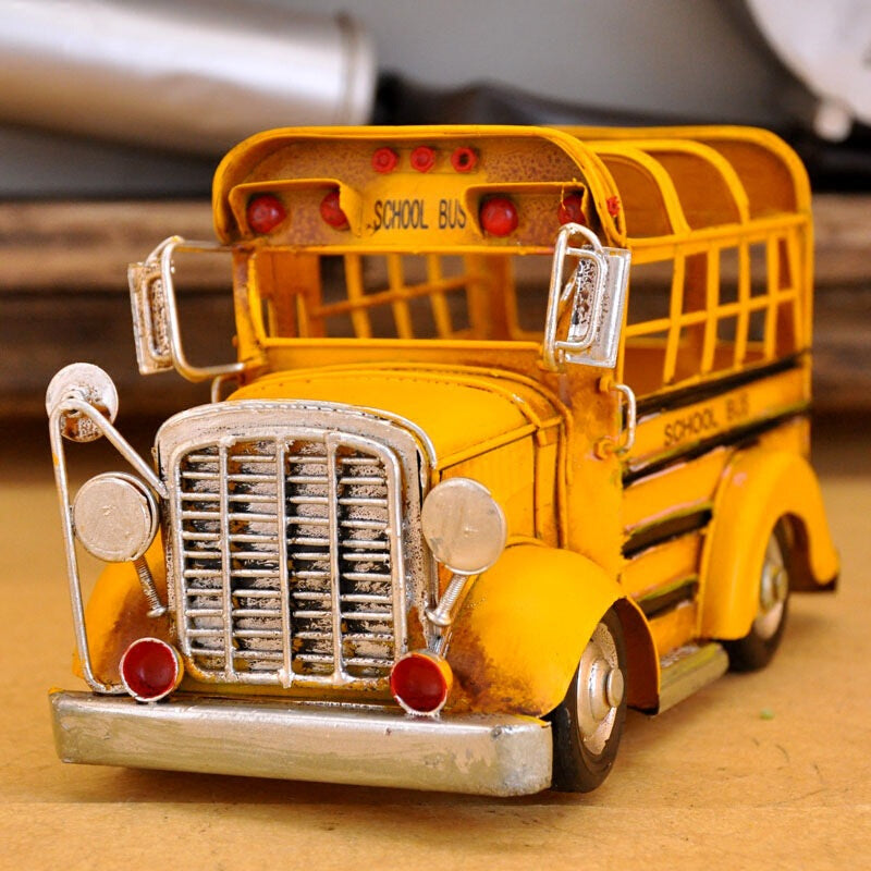 Vintage American School Bus Iron Pen Holder, Desktop Ornaments Gift