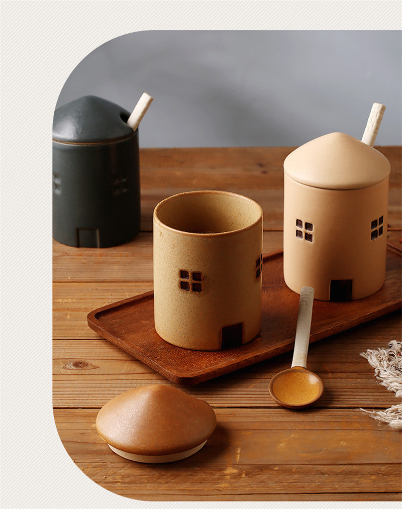 Vintage Ceramic House-Shaped Spice Jars: Charming Kitchen Decor