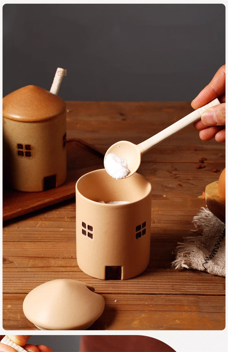 Vintage Ceramic House-Shaped Spice Jars: Charming Kitchen Decor