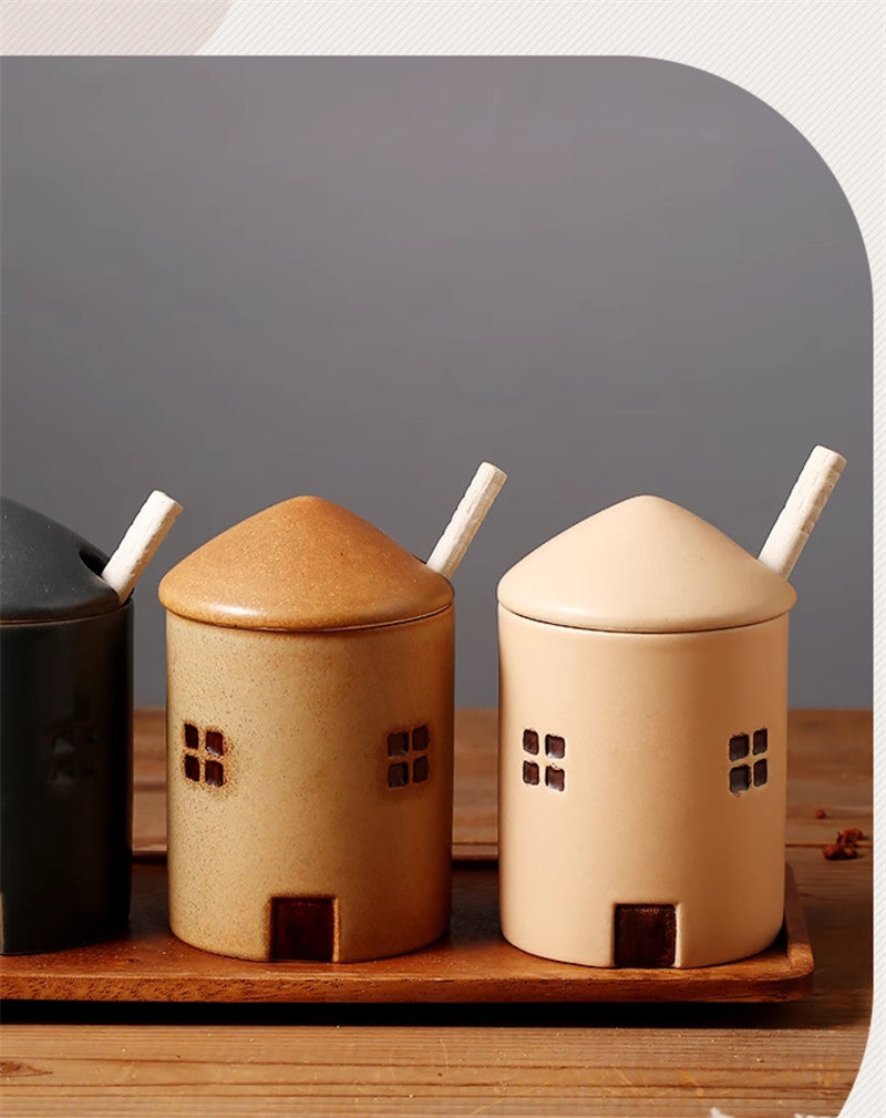 Vintage Ceramic House-Shaped Spice Jars: Charming Kitchen Decor