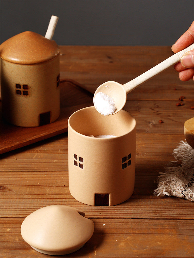 Vintage Ceramic House-Shaped Spice Jars: Charming Kitchen Decor