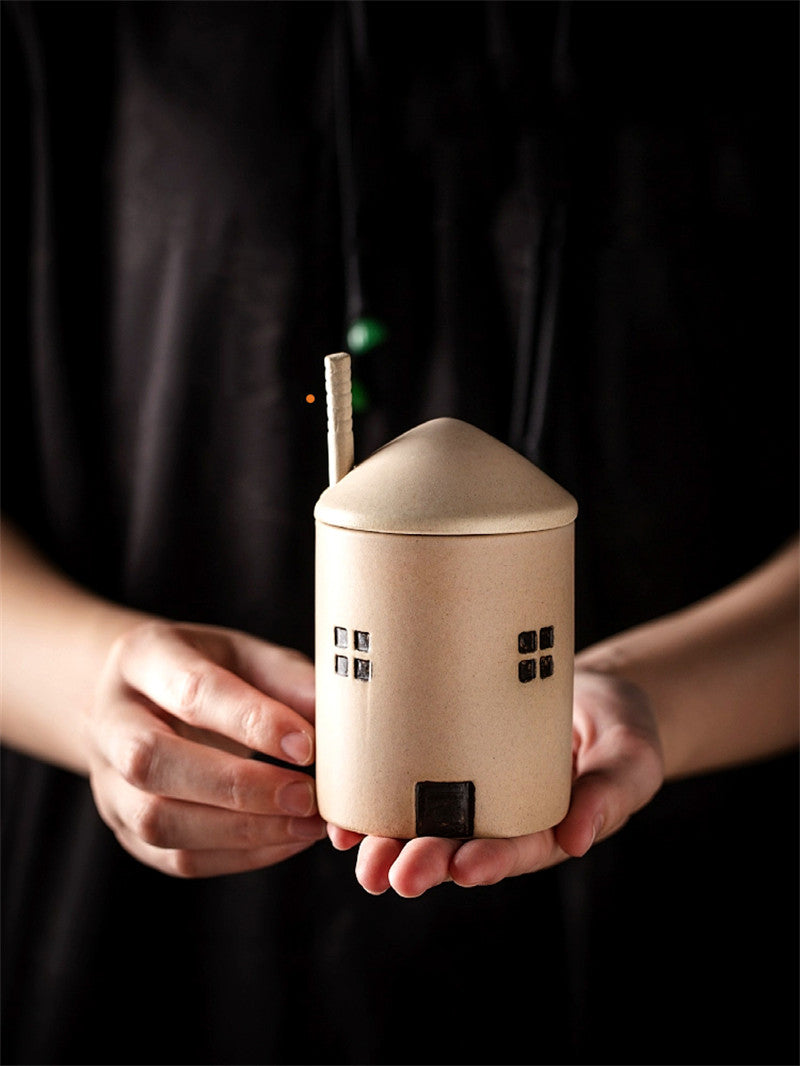 Vintage Ceramic House-Shaped Spice Jars: Charming Kitchen Decor