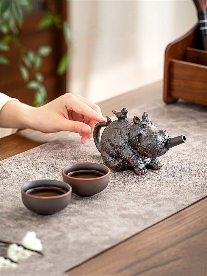 Whimsical Hippo-Shaped Clay Teapot & Coffee Pot - Artistic Animal Design Tea/Coffee Maker