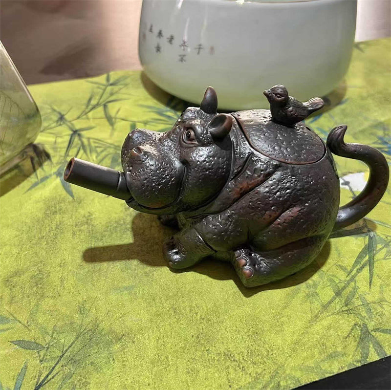 Whimsical Hippo-Shaped Clay Teapot & Coffee Pot - Artistic Animal Design Tea/Coffee Maker