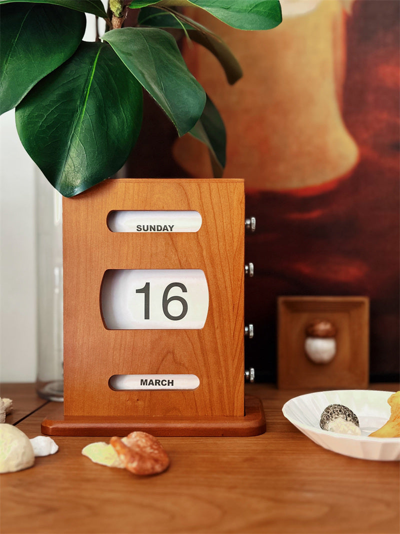 Wooden Perpetual Calendar, Desktop Date Display with Retro Rotation Design